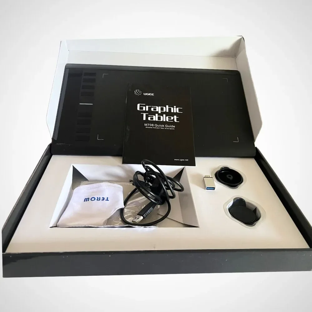 UGEE M780 Graphics Tablet with Extra Accessories - Open Box Never Used